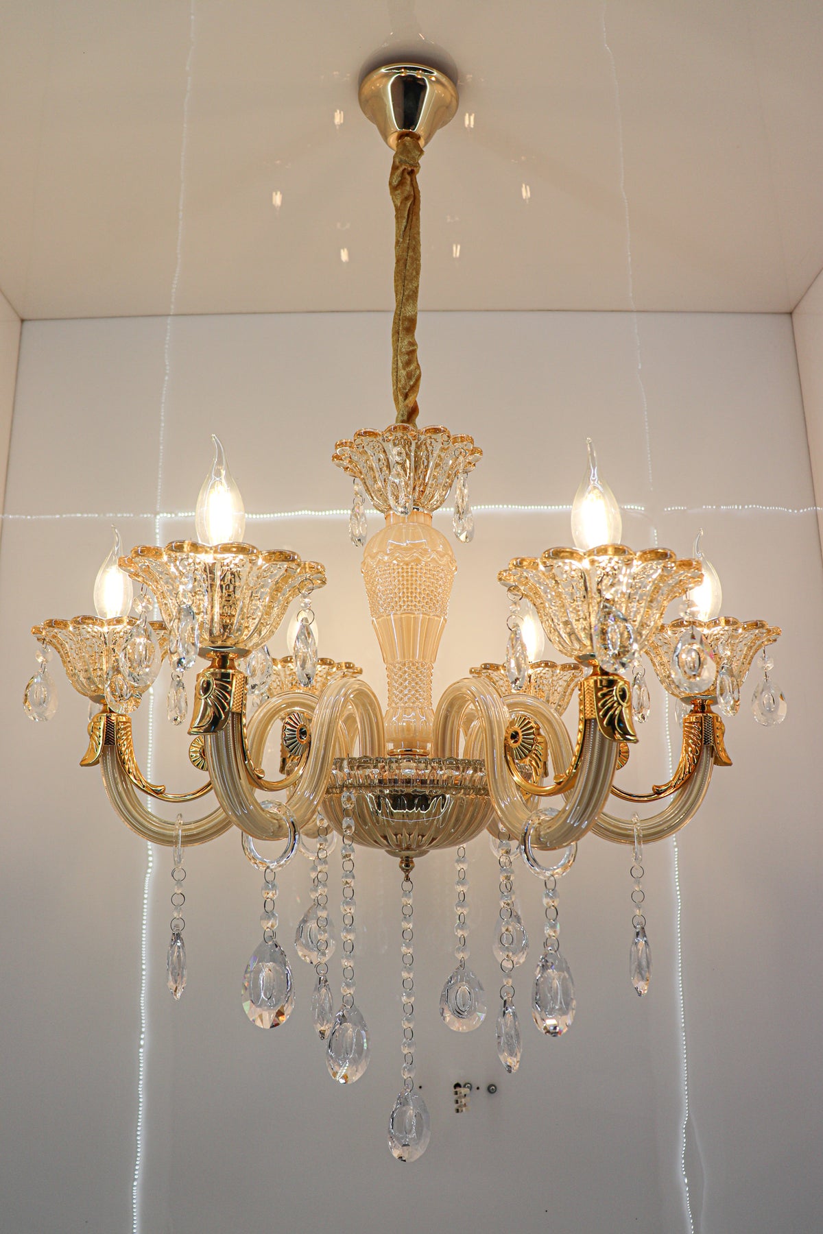 Swanart Venetian Glass Beauty: Italian Chandelier Lighting for a Timeless Ambiance - Swanart