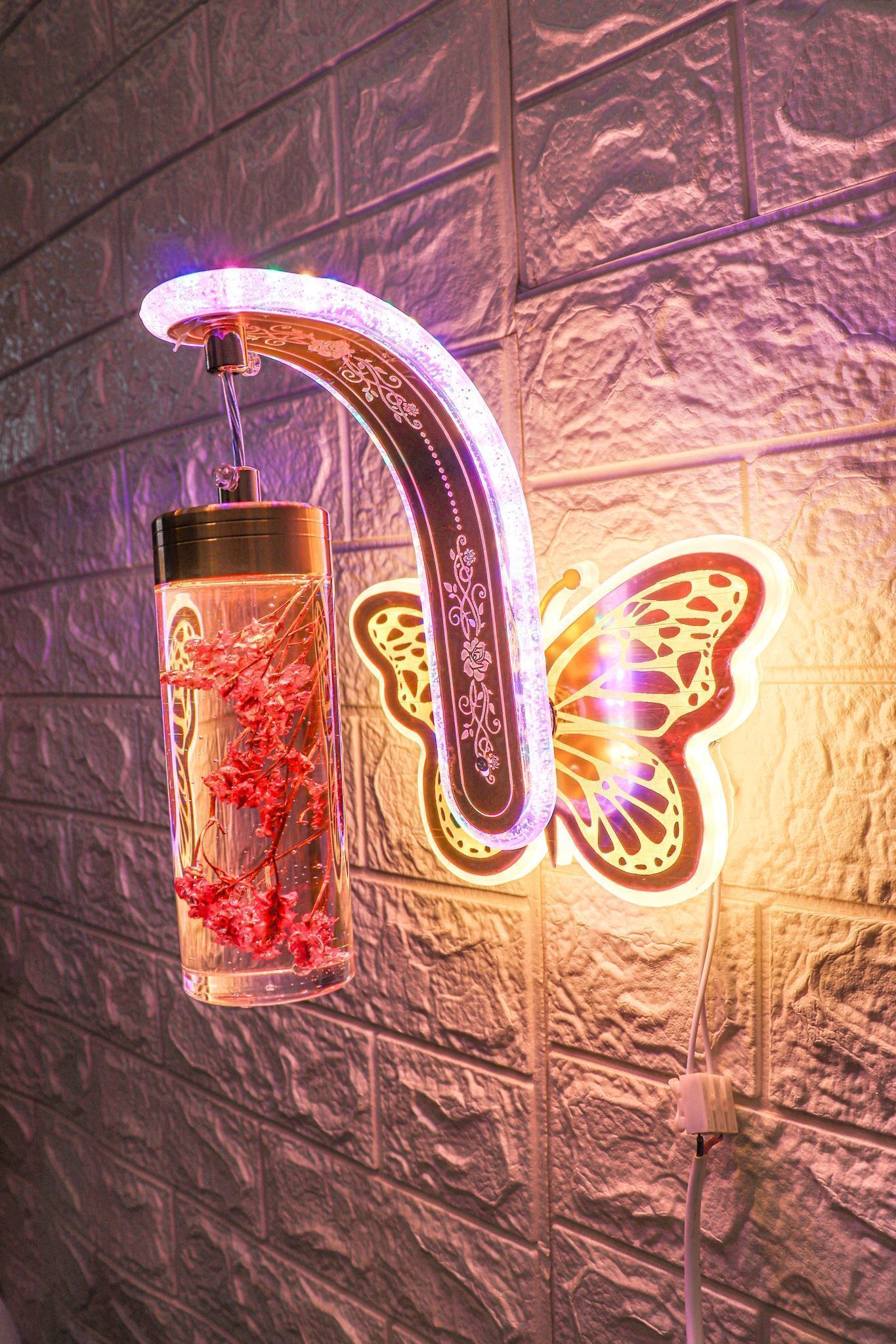 Swanart Vibrant Blossom Wall Light – Multicoloured Flower Detailing – Aesthetic Home Lighting Solution - Swanart