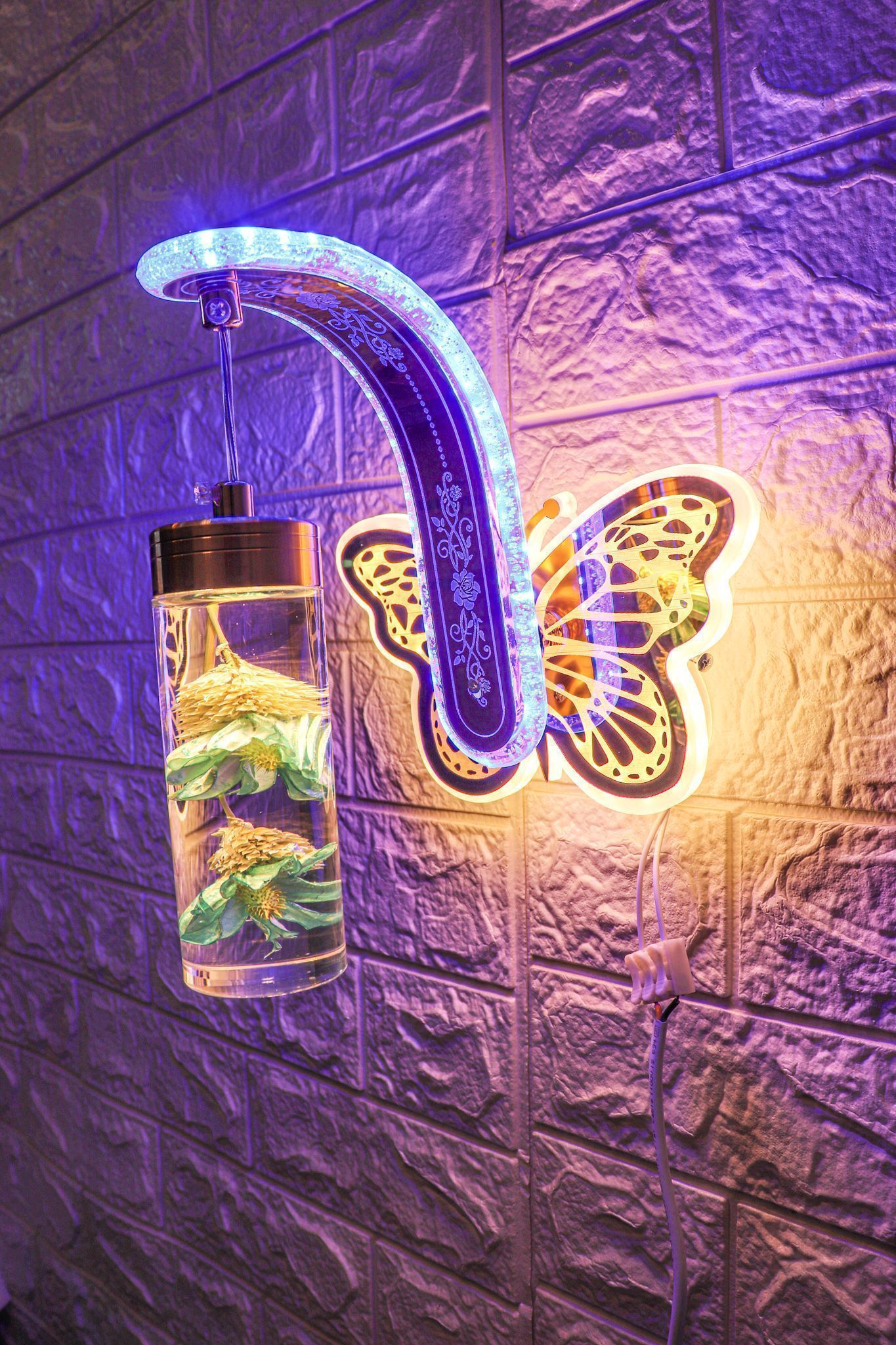 Swanart Floral Radiance LED Wall Lamp – Multi-Colour Design for a Touch of Nature in Your Home - Swanart