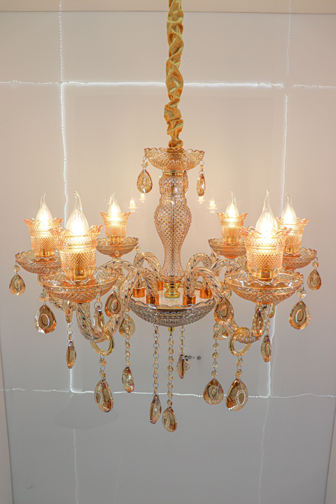 Swanart Italian Renaissance Inspired Chandelier: A Touch of Classic Grandeur - Swanart