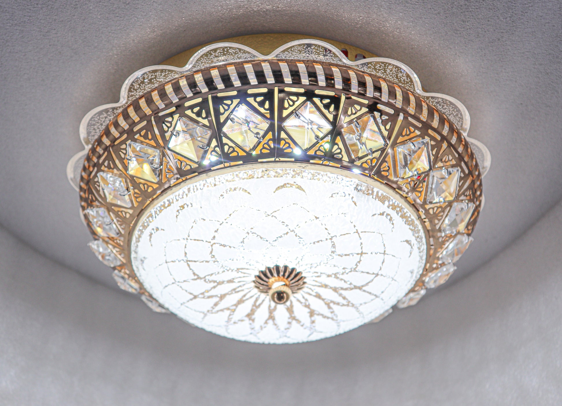swanart Round Chandelier for Living Room Modern Crystal Ceiling Light Lamp (Multicolour) - Swanart