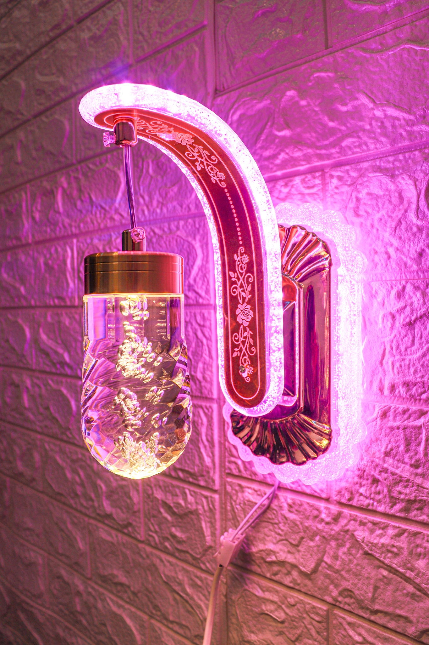 Swanart wall light W313 mounted on a wall, featuring a sleek design with a white shade and metallic finish.