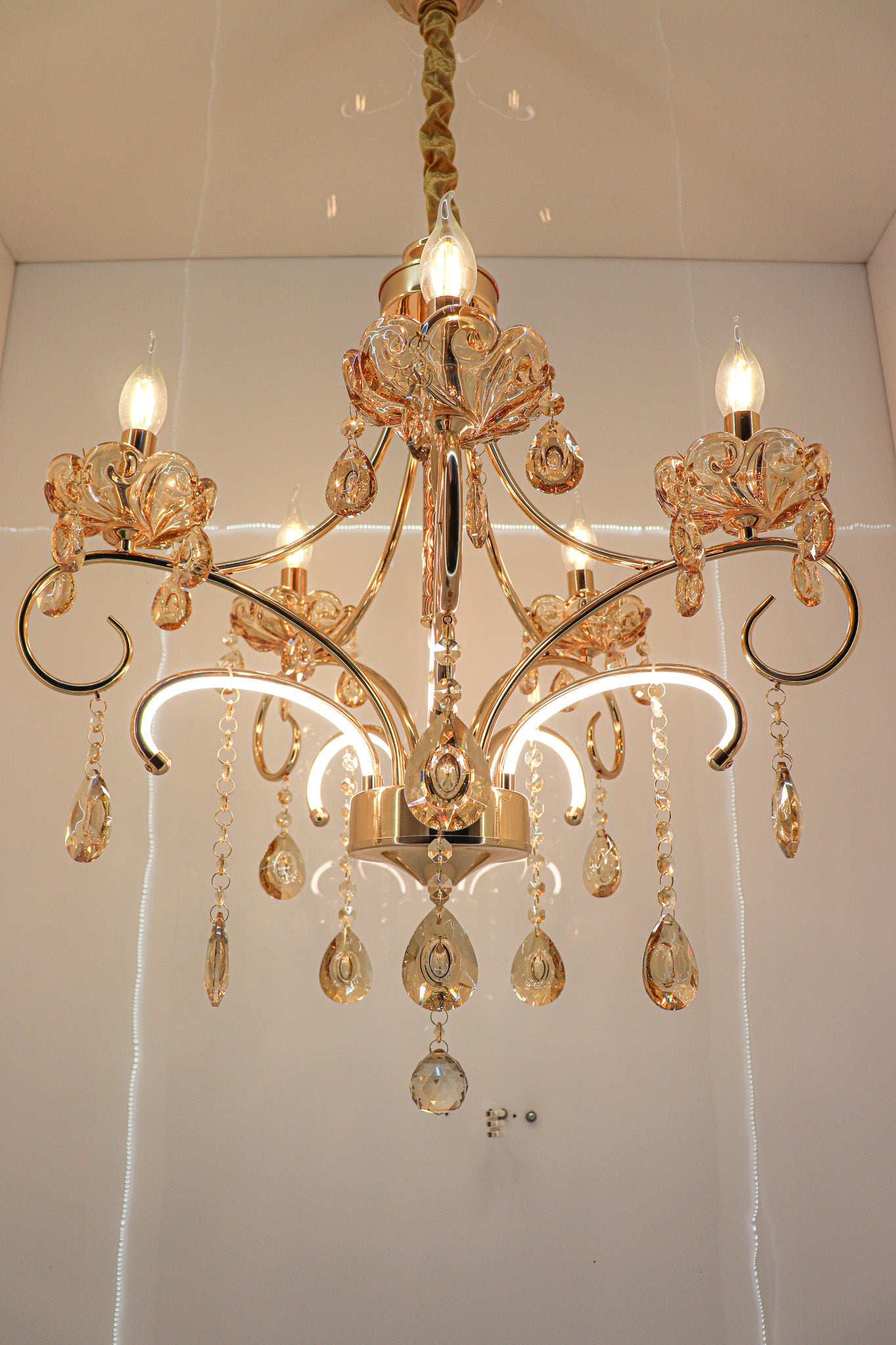 Swanart Experience Grandeur: Handcrafted 5 Bulb Italian Chandelier Light - Swanart