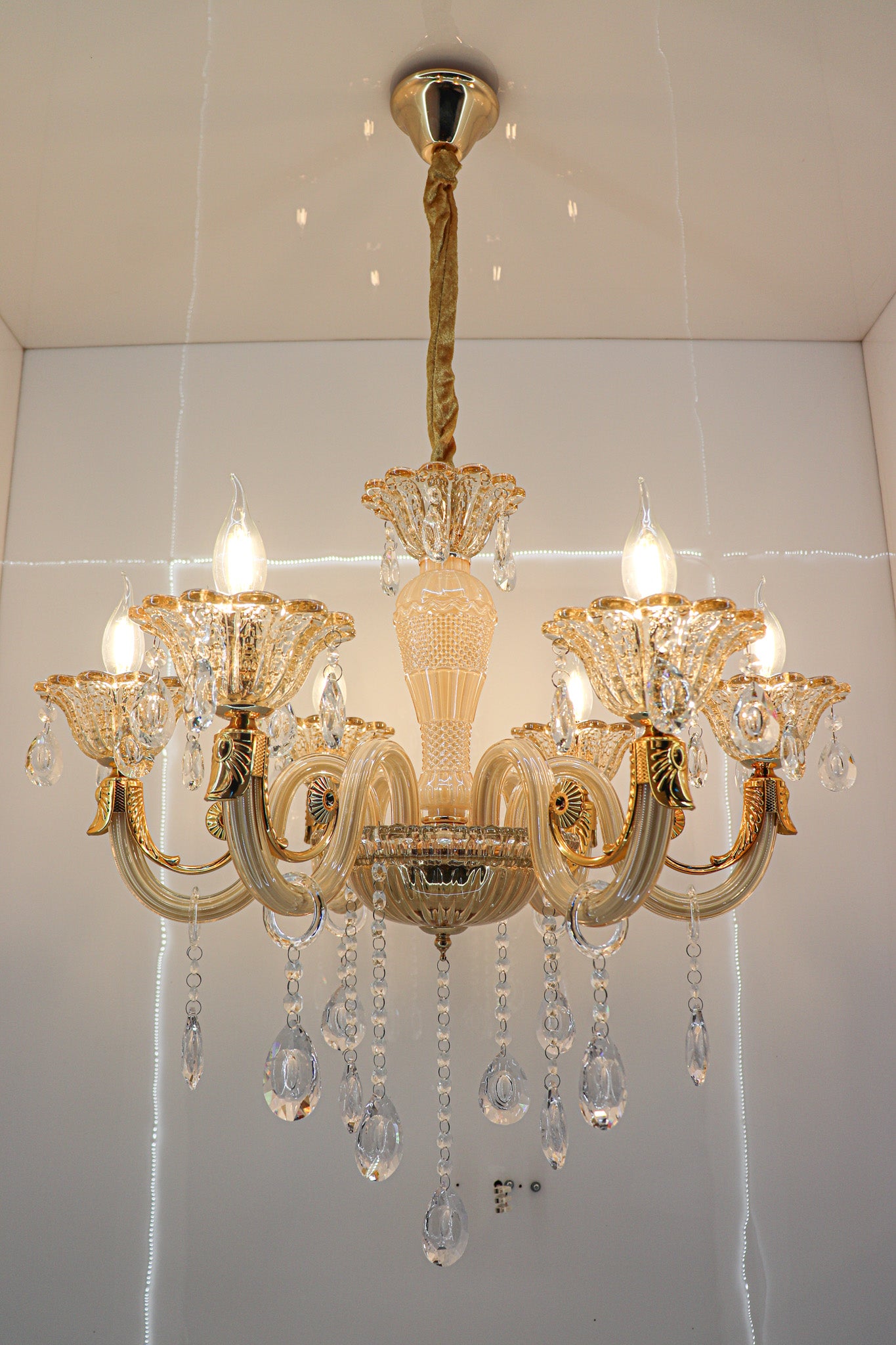 Swanart Venetian Glass Beauty: Italian Chandelier Lighting for a Timeless Ambiance - Swanart