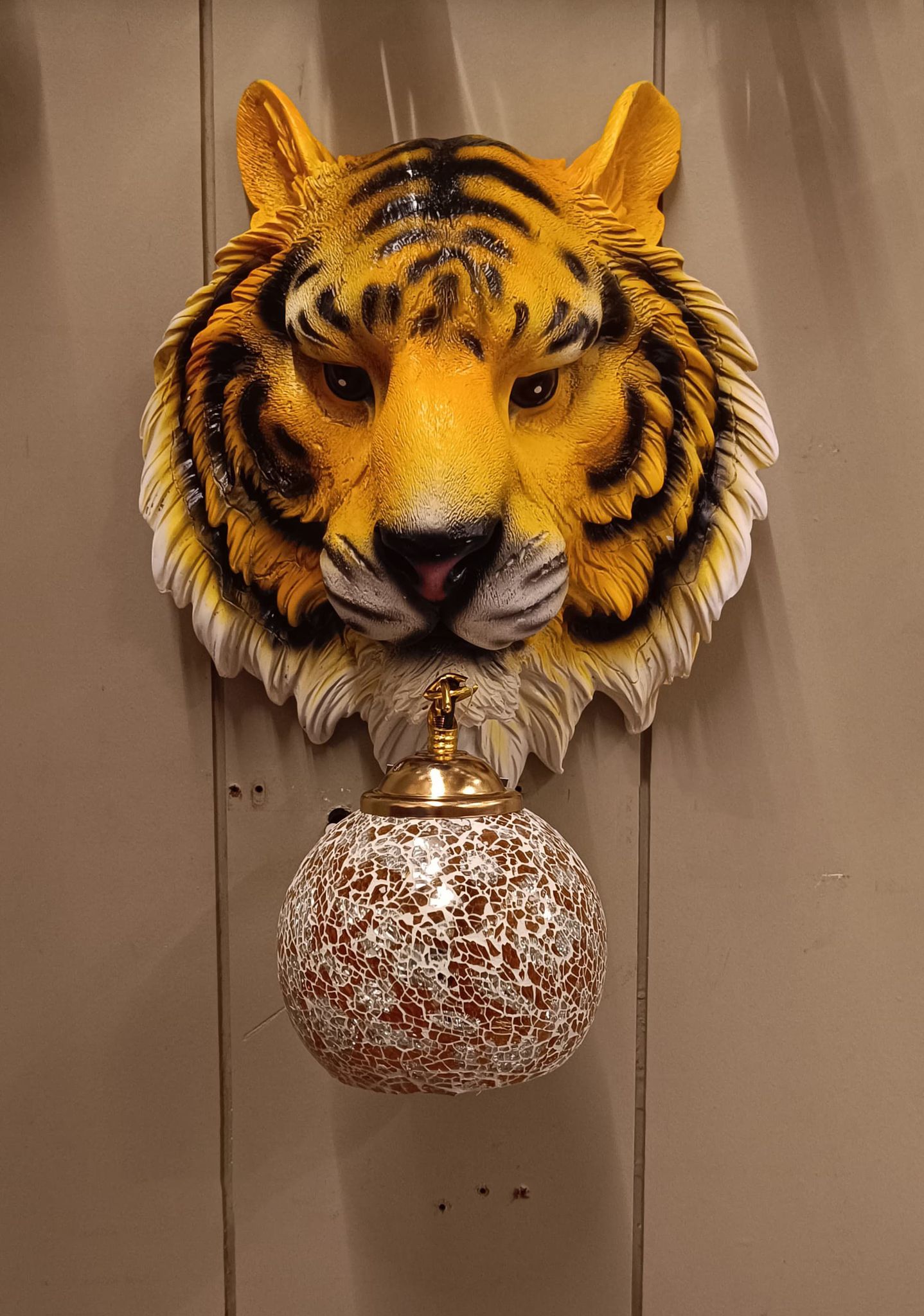 BrighteNIX Tiger Wall Light - Fierce Elegance for Your Space - Swanart