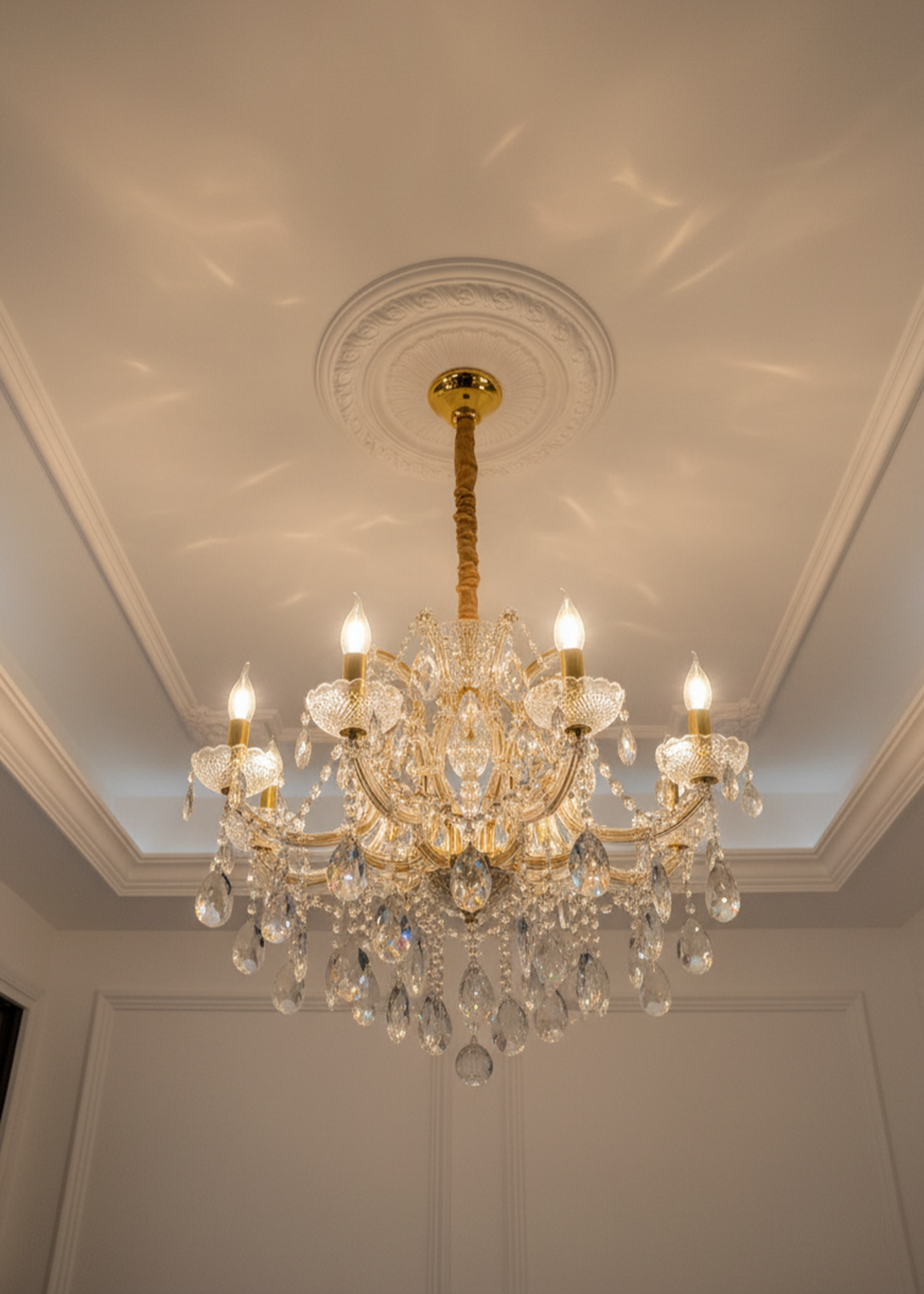 Swanart luxury crystal chandelier with 8 gold lights, glass crystals, modern design, hanging ceiling fixture for living, dining, or bedroom