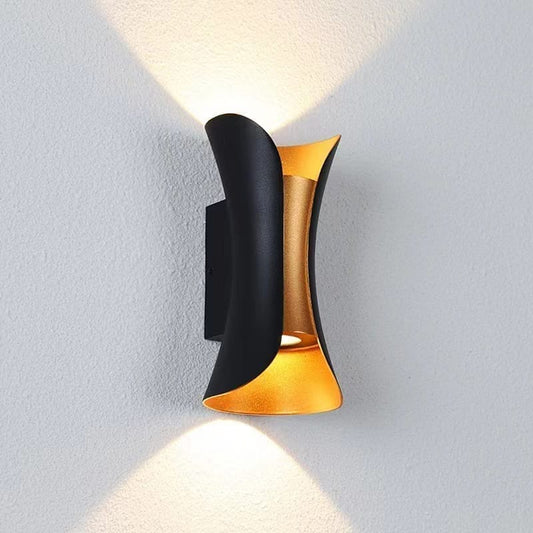Elegant Black and Gold LED Wall Light - Modern Design - Swanart