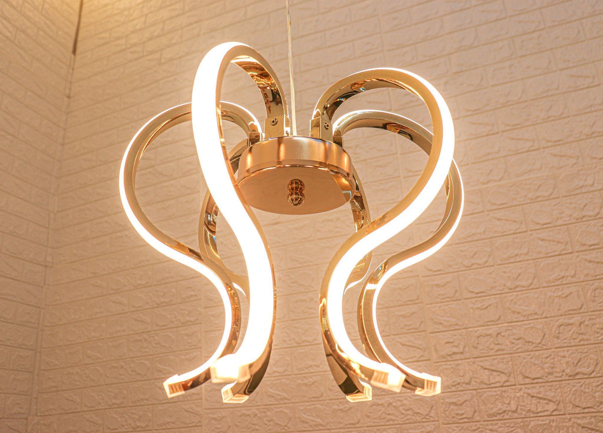 Swanart Profile Hanging Light 5785 with elegant black metal frame and geometric design, pendant style ceiling light fixture
