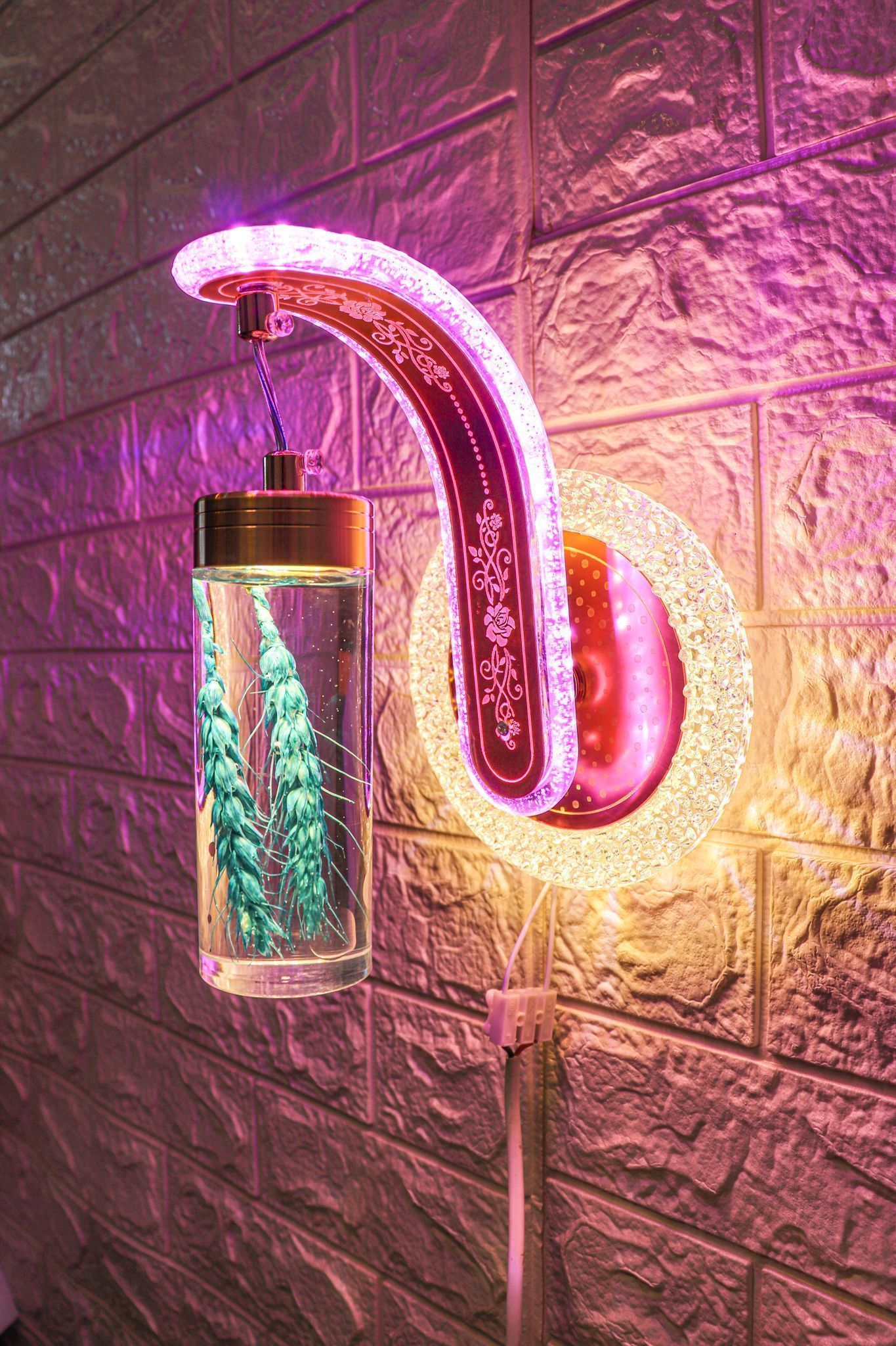 Swanart Unveiling the Amazing Colour Changing Wall Light Transformation! - Swanart