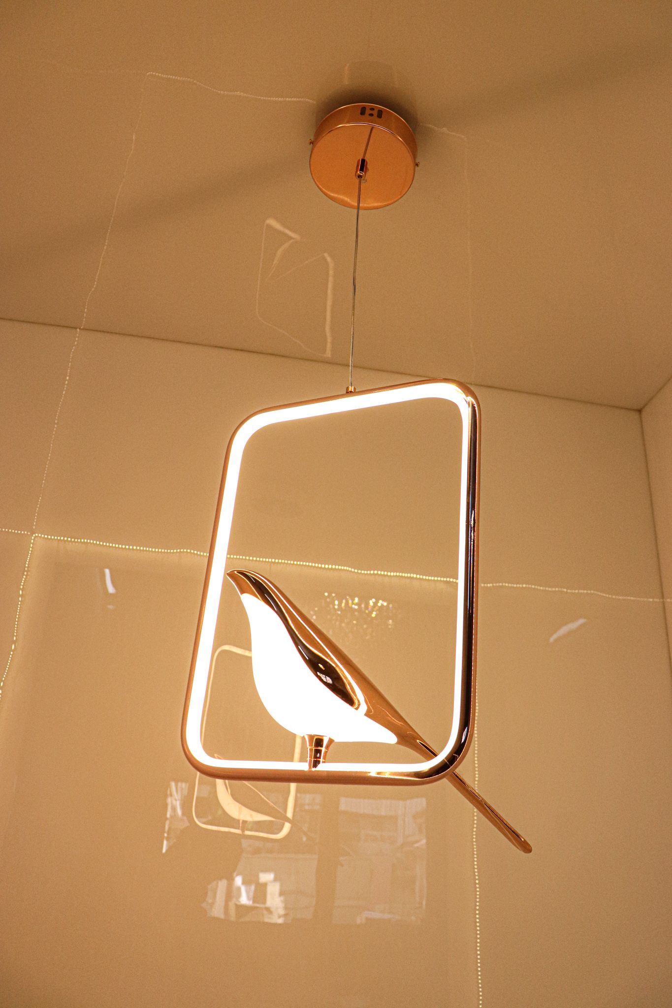 Swanart Chirpy: The Elegant Illuminated Hanging Light - Swanart